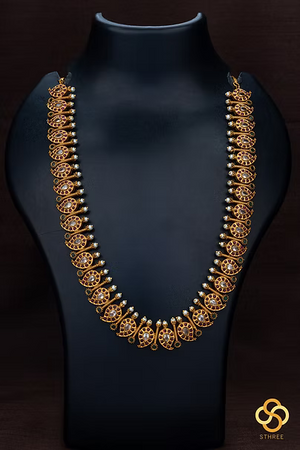 Mangai Malai Necklace - Ruby red with pearls