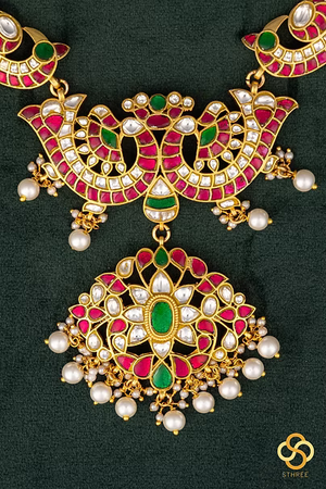 Mayura Kanthi Haram - Kemp Red