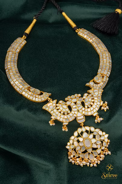 Mother of Pearl - Mayura Kanthi Haram