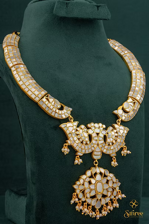 Mother of Pearl - Mayura Kanthi Haram