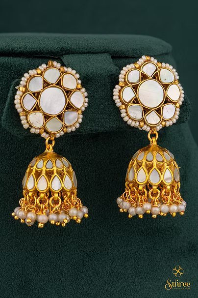 Mother of Pearl - Mayura Kanthi Haram