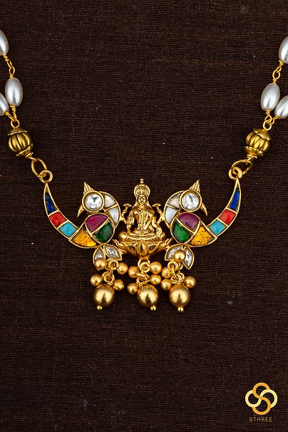 Pearls with Double kili pendant - Navarathna