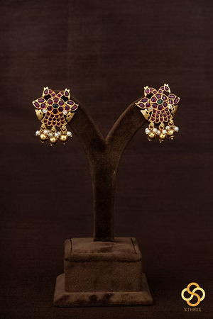 Rettai-vari chain with Iruthalaipakshi padakkam