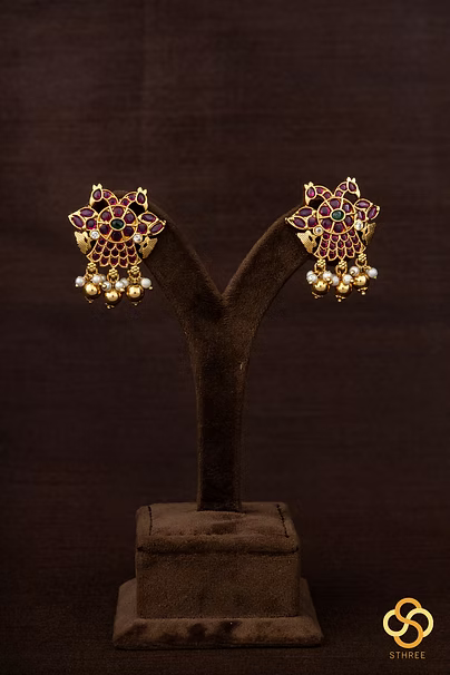 Rettai-vari chain with Iruthalaipakshi padakkam