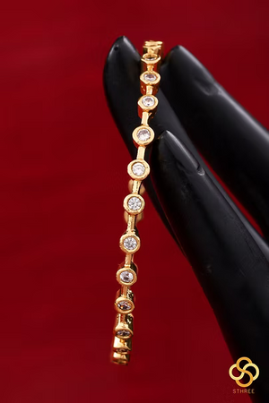 Set of 4 - Diamond pattern bangle