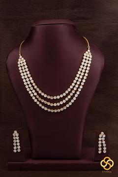 Three liner diamond pattern necklace