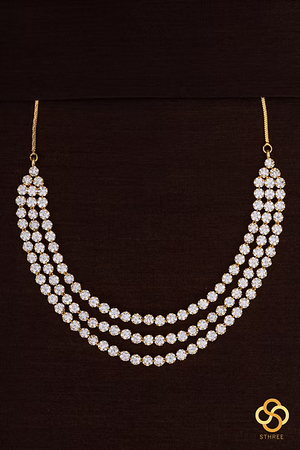 Three liner diamond pattern necklace