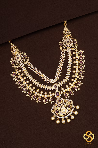 Three liner diamond pattern necklace set