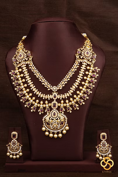 Three liner diamond pattern necklace set