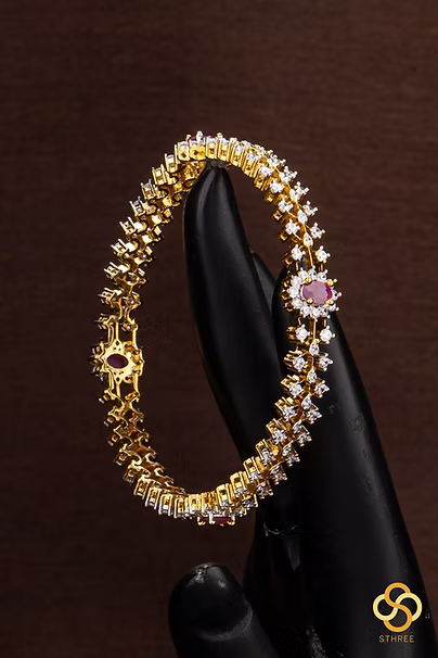 Zircon with Ruby red - Set of 2