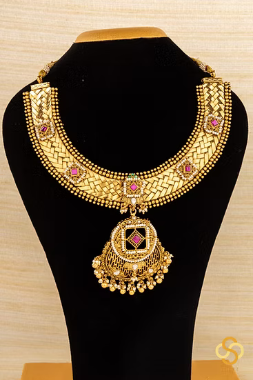 Braid Hasli - Nakas Work with Kemp Kundan Set