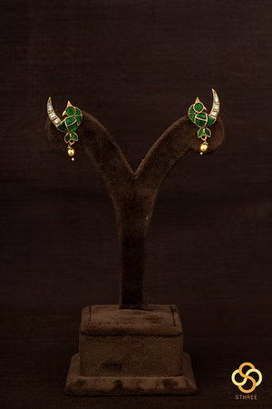 Pearls with Double kili pendant - Emerald green