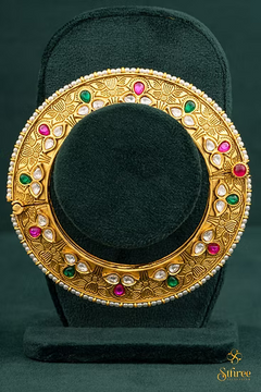 Gokhru - Single Kada with Kundan and Pearls