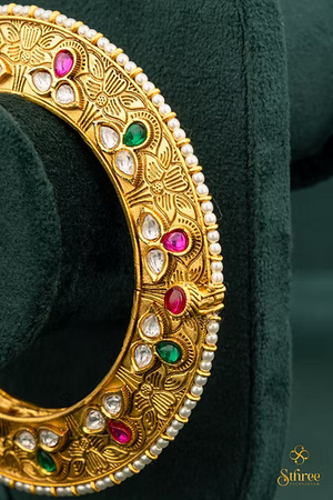 Gokhru - Single Kada with Kundan and Pearls