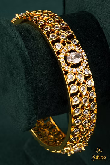 Leaf Pattern with Mogappu, Zircon Bangle