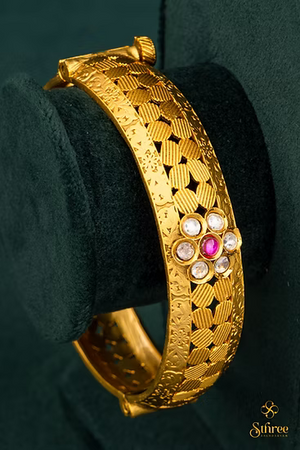Matt Gold Kada Pair with Kundan Mogappu